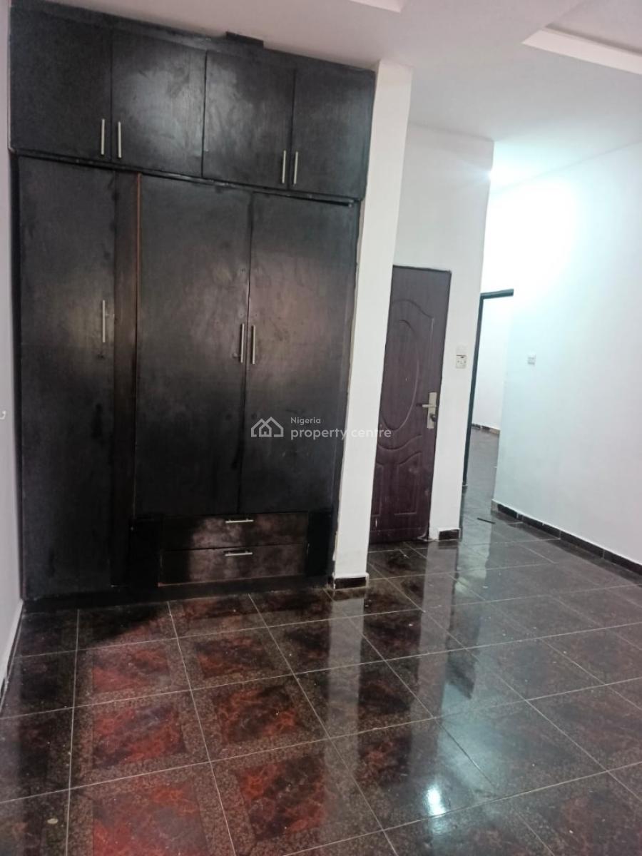 Spacious 3 Bedroom Flat, Lekki, Lagos, Flat / Apartment for Rent