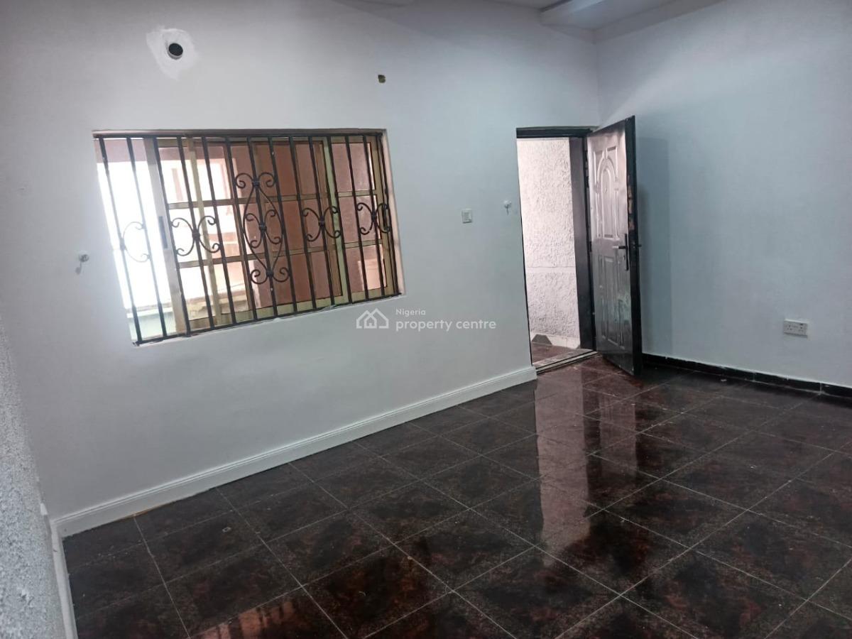 Spacious 3 Bedroom Flat, Lekki, Lagos, Flat / Apartment for Rent