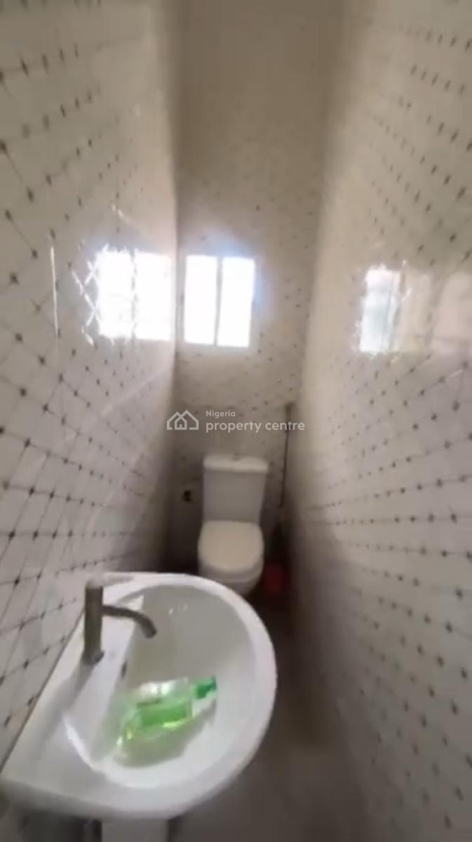 a Furnished 5bedroom Bungalow Penthouse in Lugbe Airport Road, Lugbe District, Abuja, Detached Bungalow for Sale