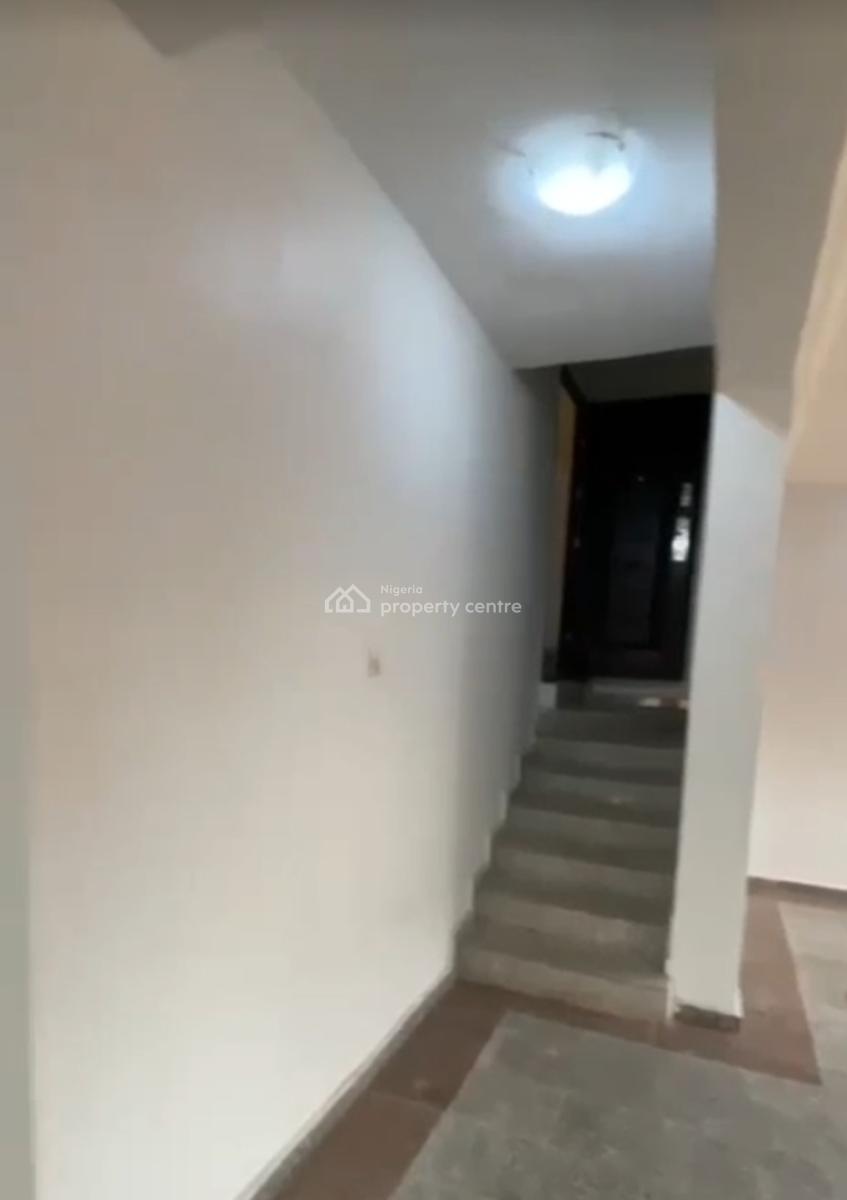 Self-serviced and Self-compound 4 Bedroom En-suite Renovated Semi-deta, Lekki Phase 1, Lekki, Lagos, Semi-detached Duplex for Rent