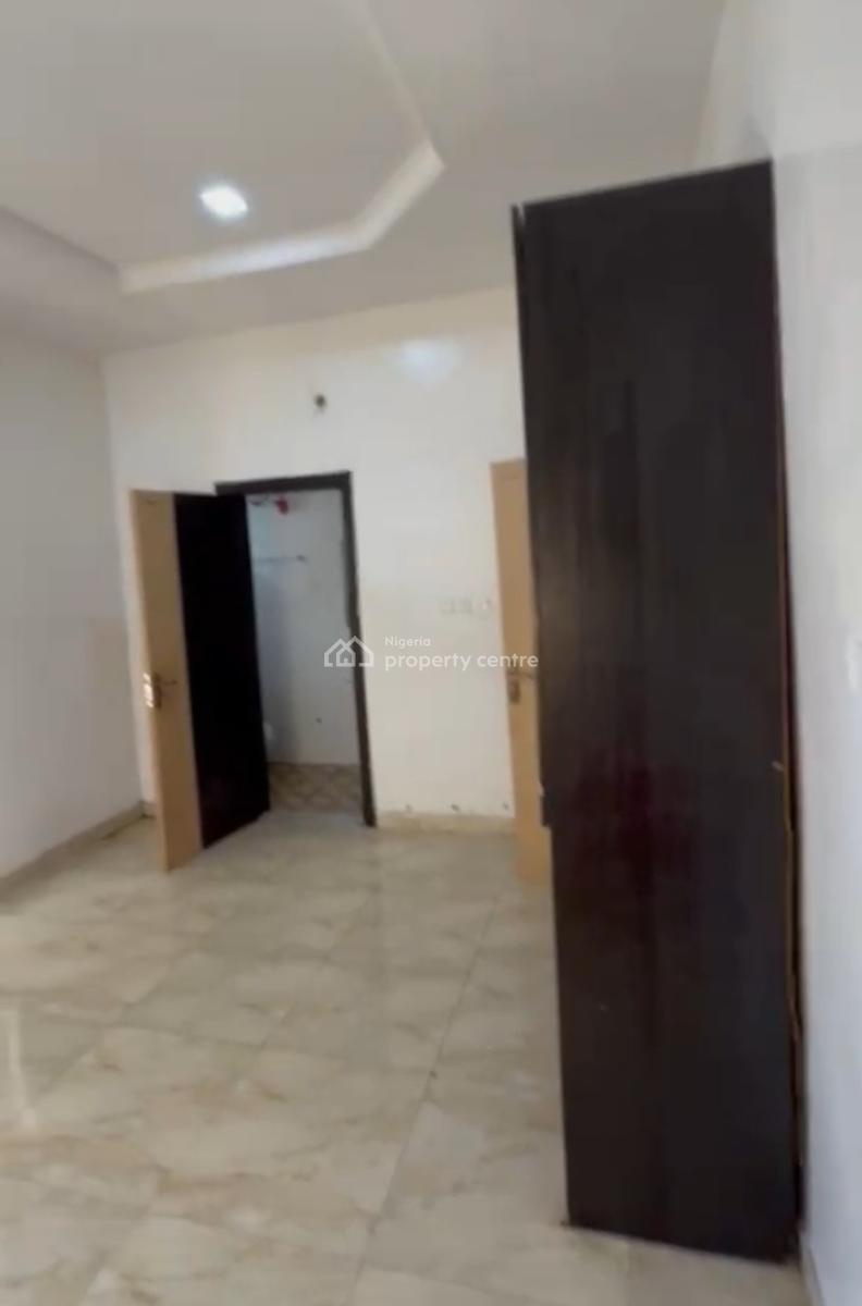 a Room Shared Apartment in Conversation Center, Conversation Center, Lekki, Lagos, Flat / Apartment for Rent