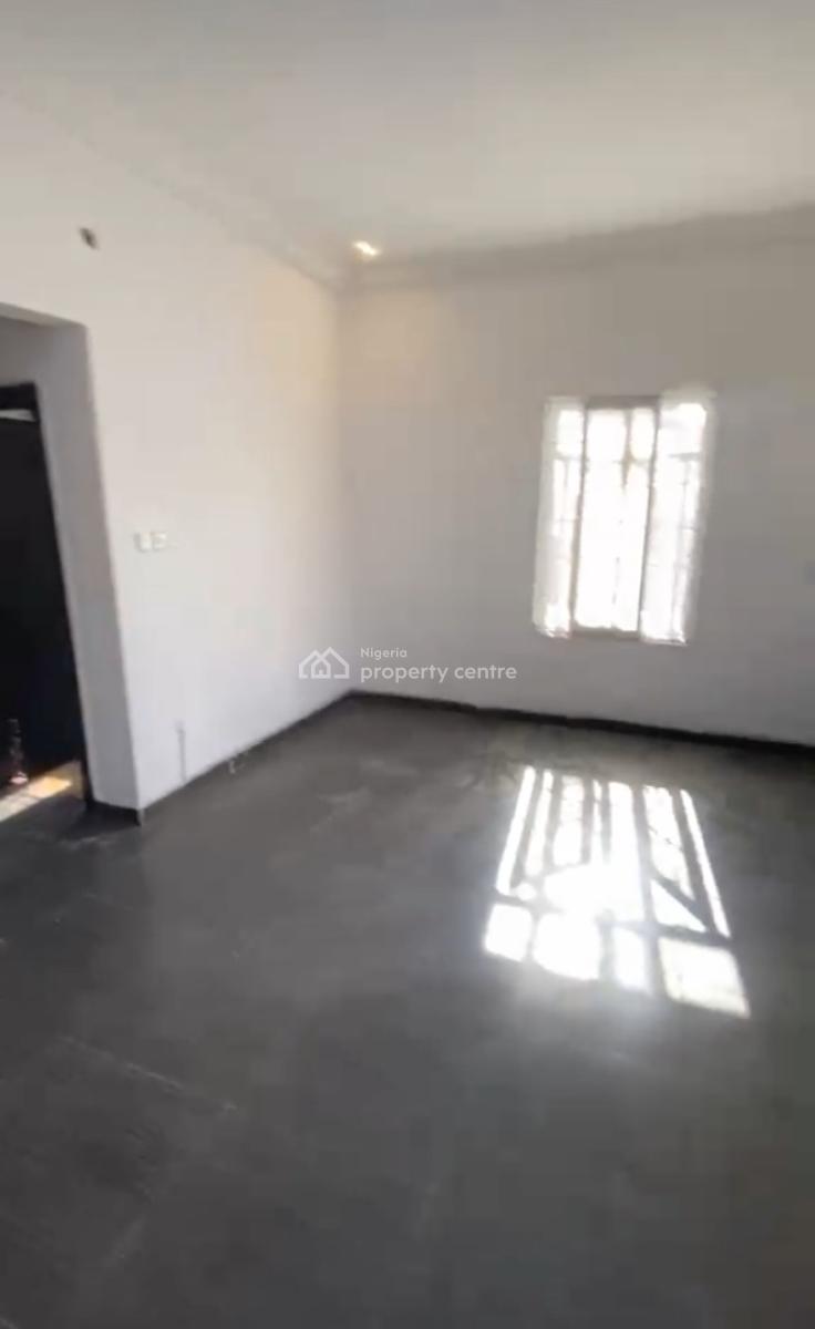 Specious Madtor Bedroom Shared Apartment in Chevron, Chevy View Estate Chevron, Lekki, Lagos, Flat / Apartment for Rent