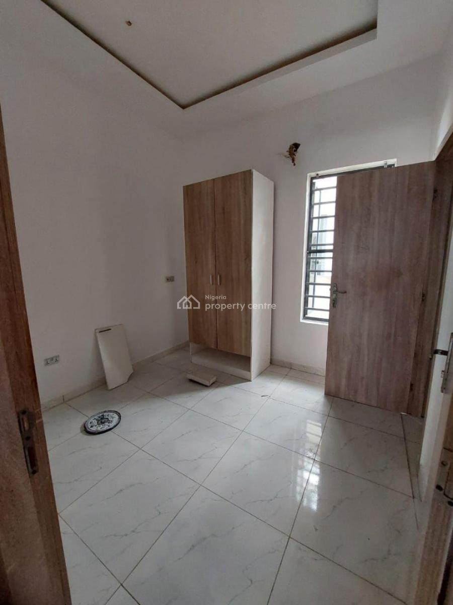 Clean Min Flat in Royal Pine Estate Orchid Road Lekki, Royal Pine Estate Orchid Road Lekki, Lekki, Lagos, Mini Flat (room and Parlour) for Rent