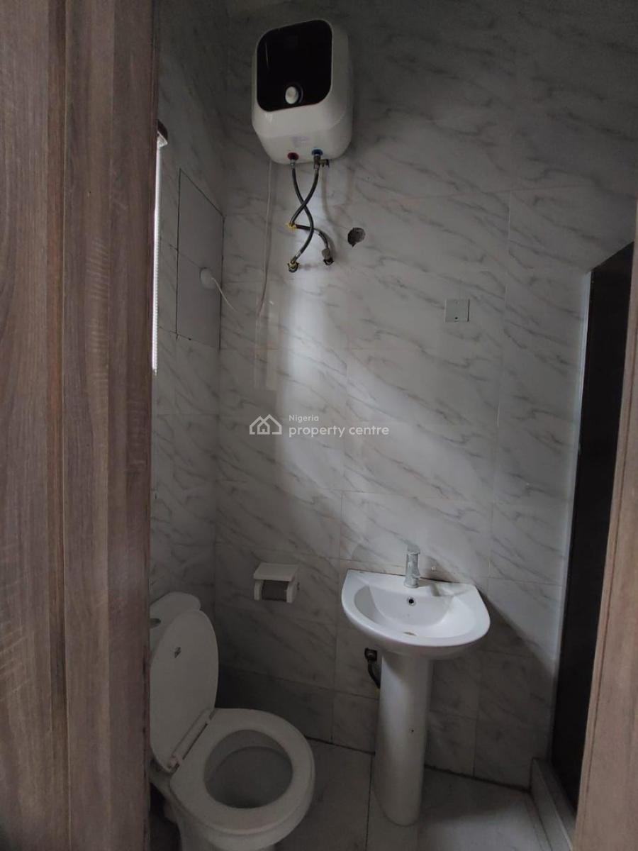Clean Min Flat in Royal Pine Estate Orchid Road Lekki, Royal Pine Estate Orchid Road Lekki, Lekki, Lagos, Mini Flat (room and Parlour) for Rent