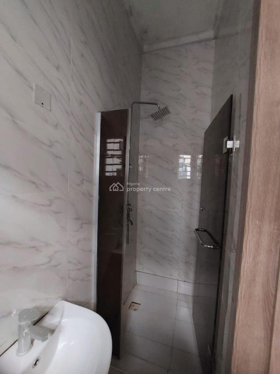 Clean Min Flat in Royal Pine Estate Orchid Road Lekki, Royal Pine Estate Orchid Road Lekki, Lekki, Lagos, Mini Flat (room and Parlour) for Rent