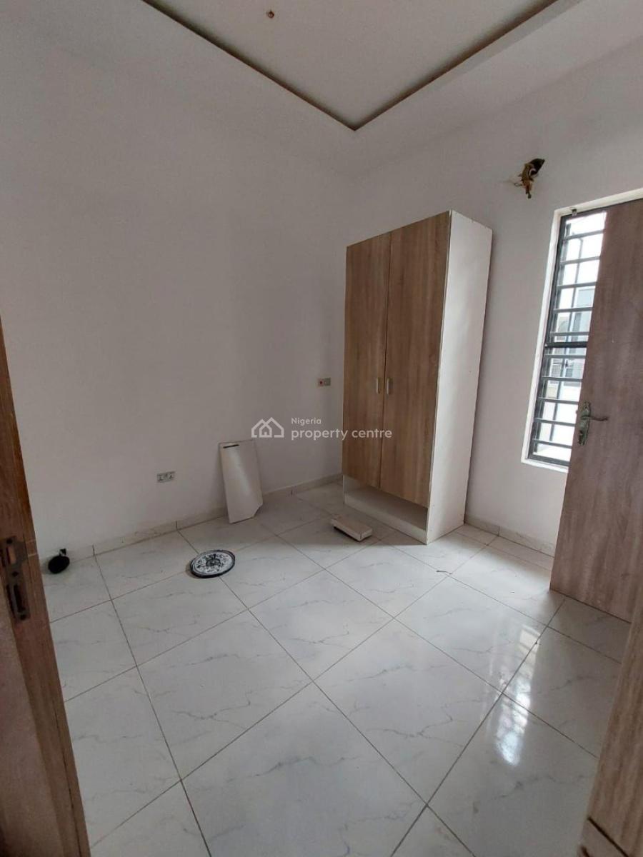 Clean Min Flat in Royal Pine Estate Orchid Road Lekki, Royal Pine Estate Orchid Road Lekki, Lekki, Lagos, Mini Flat (room and Parlour) for Rent
