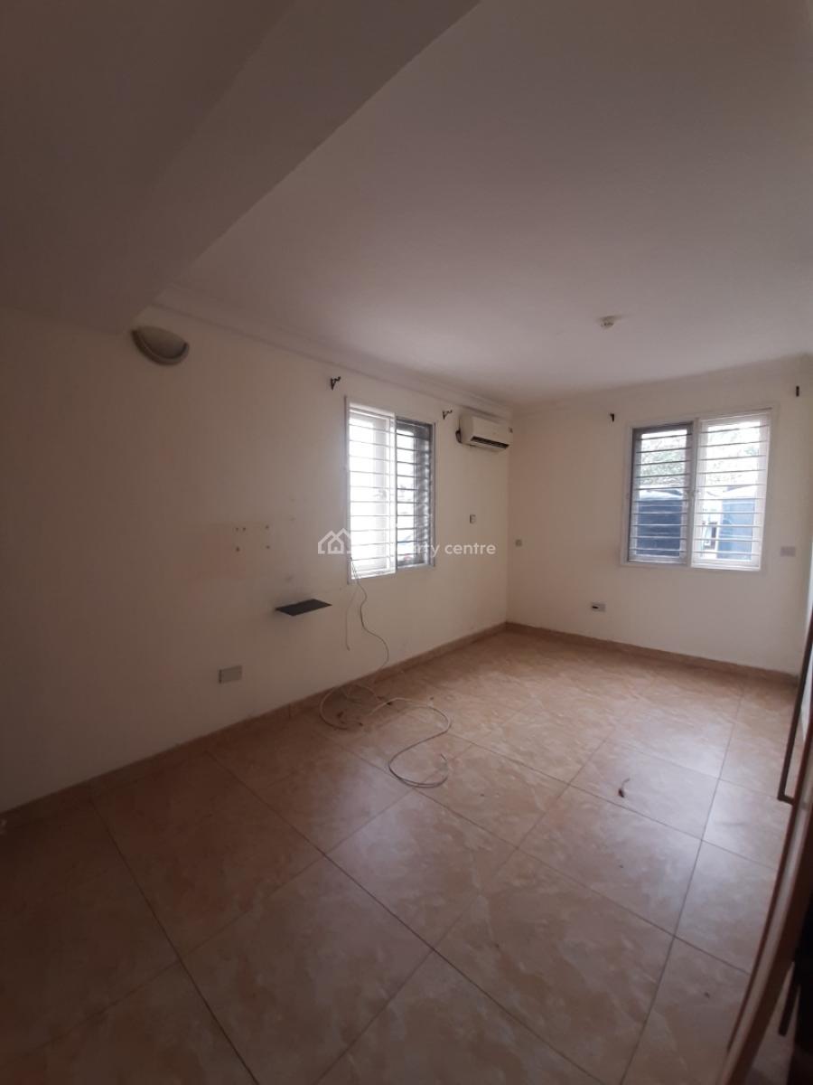 Serviced 3 Bedroom En-suite Flat, Lekki Phase 1, Lekki, Lagos, Flat / Apartment for Rent