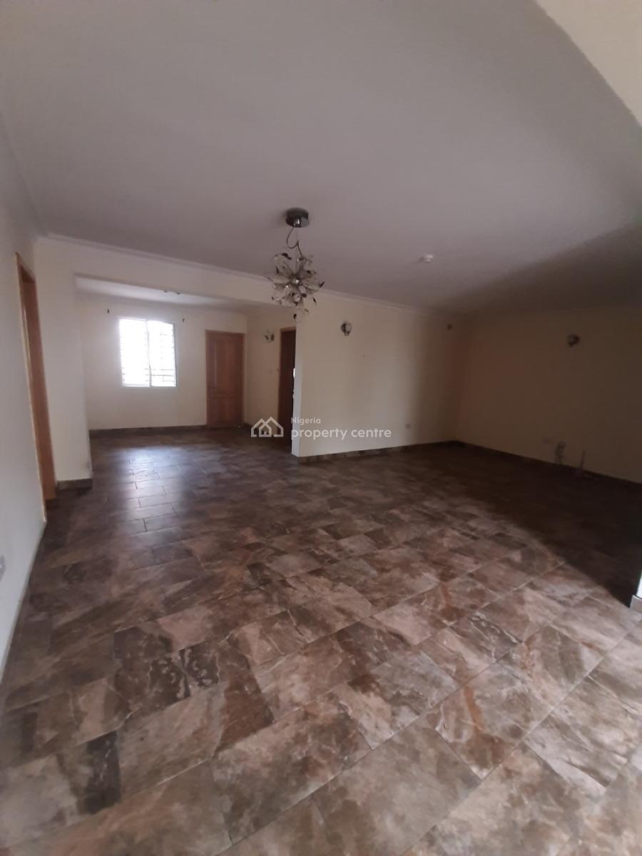 Serviced 3 Bedroom En-suite Flat, Lekki Phase 1, Lekki, Lagos, Flat / Apartment for Rent