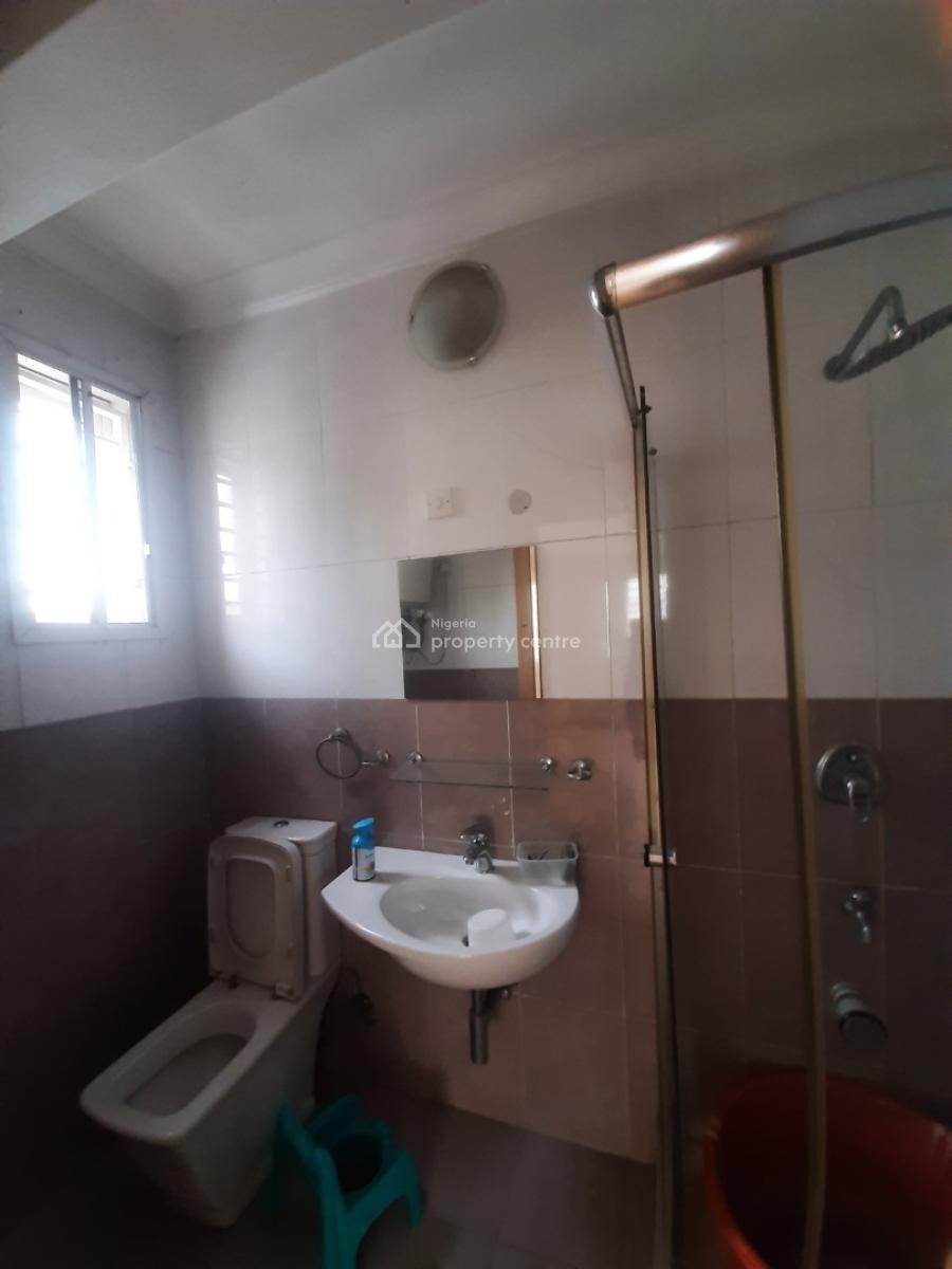 Serviced 3 Bedroom En-suite Flat, Lekki Phase 1, Lekki, Lagos, Flat / Apartment for Rent