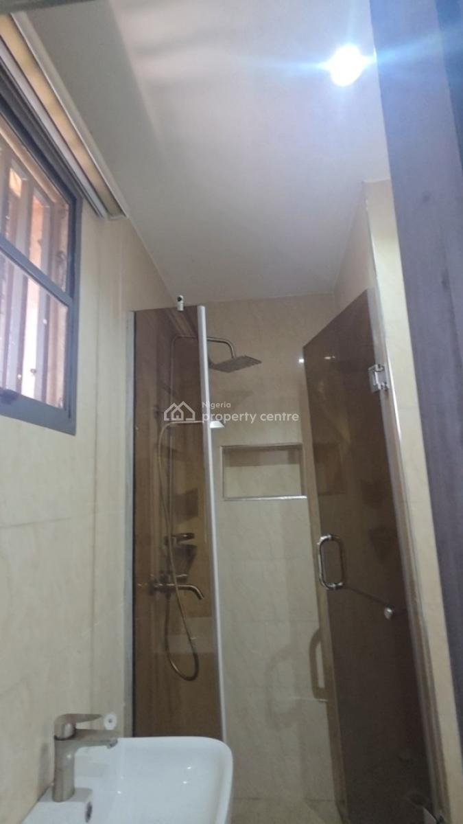 Luxury Fully Furnished  4 Bedroom Maisonette, Olaleye New Town Estate, Iponri, Surulere, Lagos, Flat / Apartment for Rent