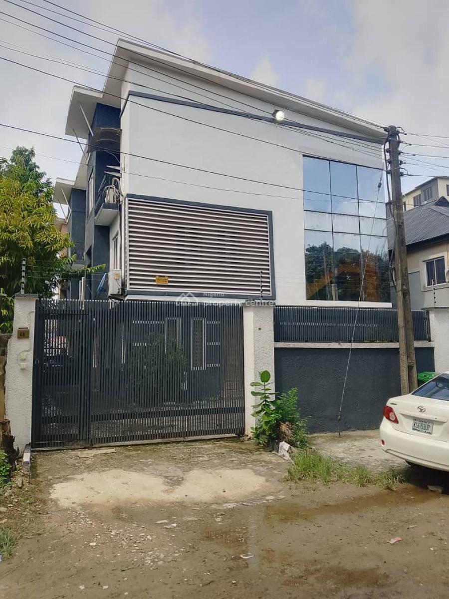 Well-maintained 4-bedroom Terrace House with 1-room Servants Quarters, Off Freedom Way, Lekki Phase 1, Lekki, Lagos, Terraced Duplex for Sale