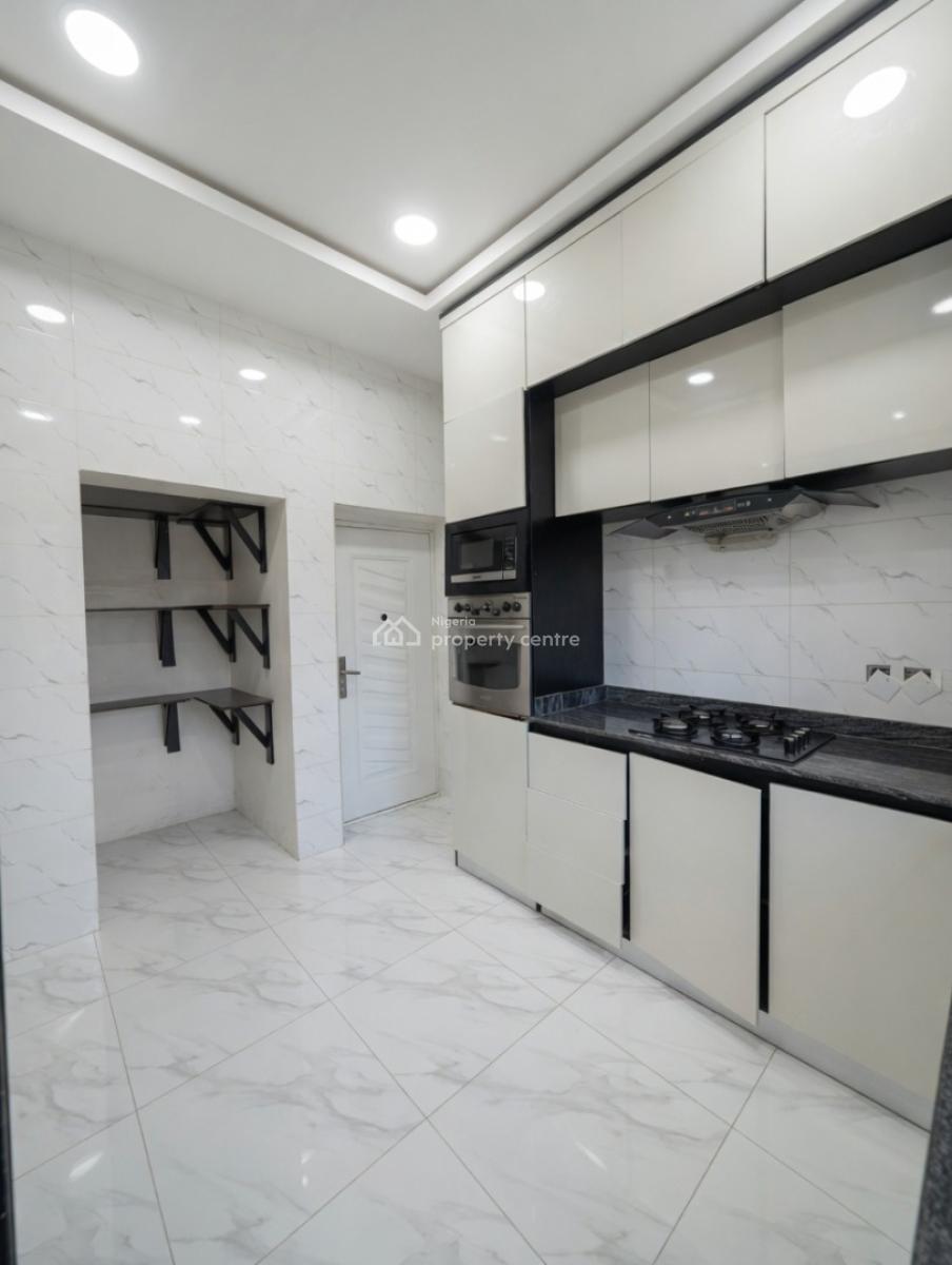 a Well 2bedroom Flat, Abraham Adesunya Ajah, Lekki Phase 2, Lekki, Lagos, Flat / Apartment for Rent