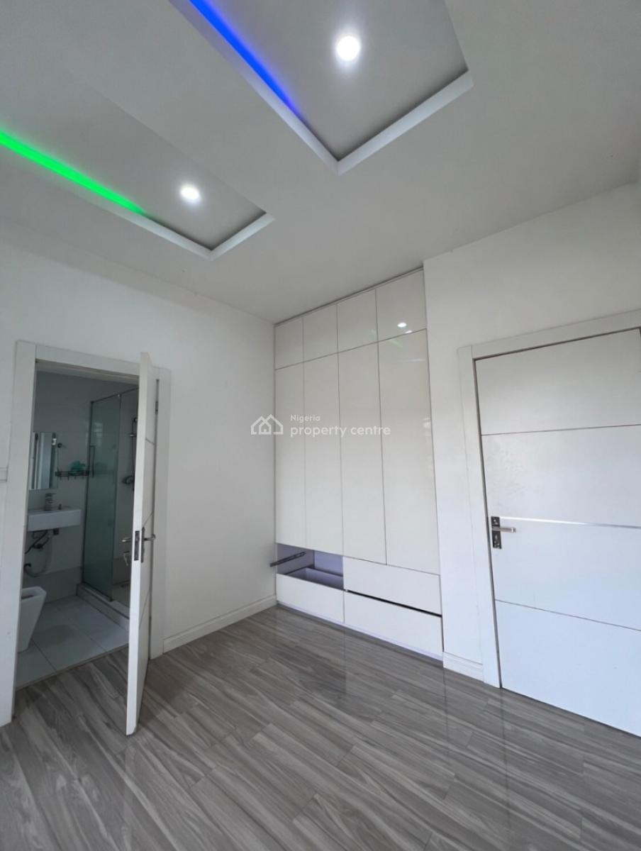 a Well 2bedroom Flat, Abraham Adesunya Ajah, Lekki Phase 2, Lekki, Lagos, Flat / Apartment for Rent