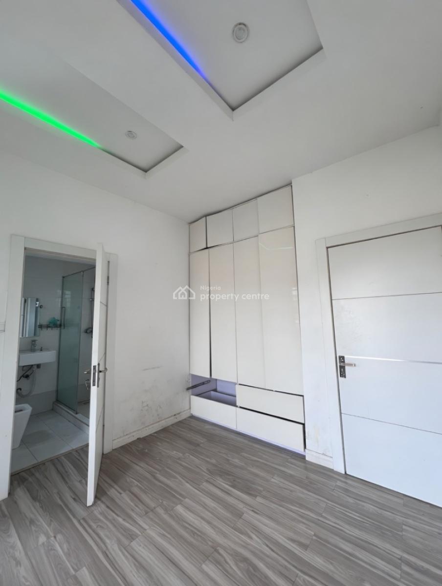 a Well 2bedroom Flat, Abraham Adesunya Ajah, Lekki Phase 2, Lekki, Lagos, Flat / Apartment for Rent