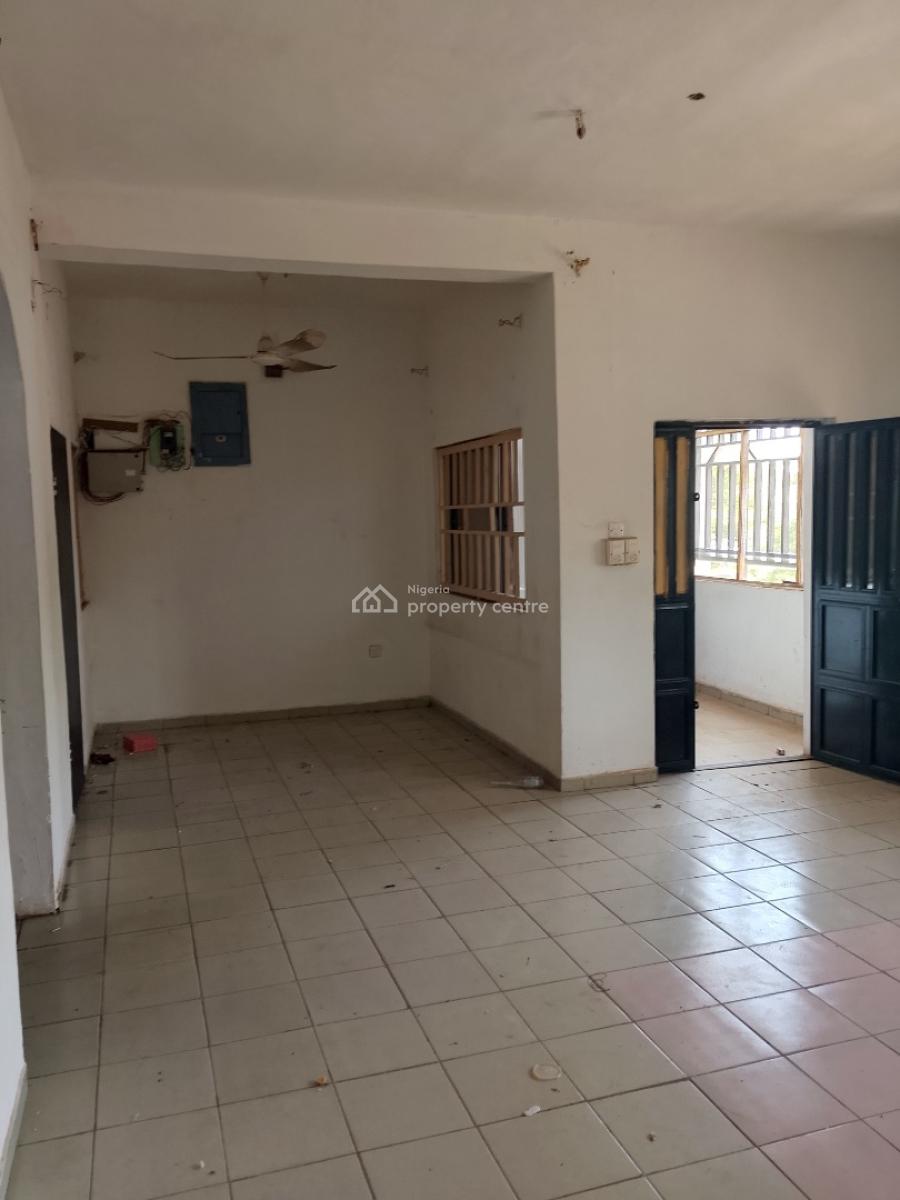 Massive 3-bedroom Flat Up for Grab on The First Floor, Plot 264/406 Augustus Aikohomu Street, Utako, Abuja, Flat / Apartment for Rent