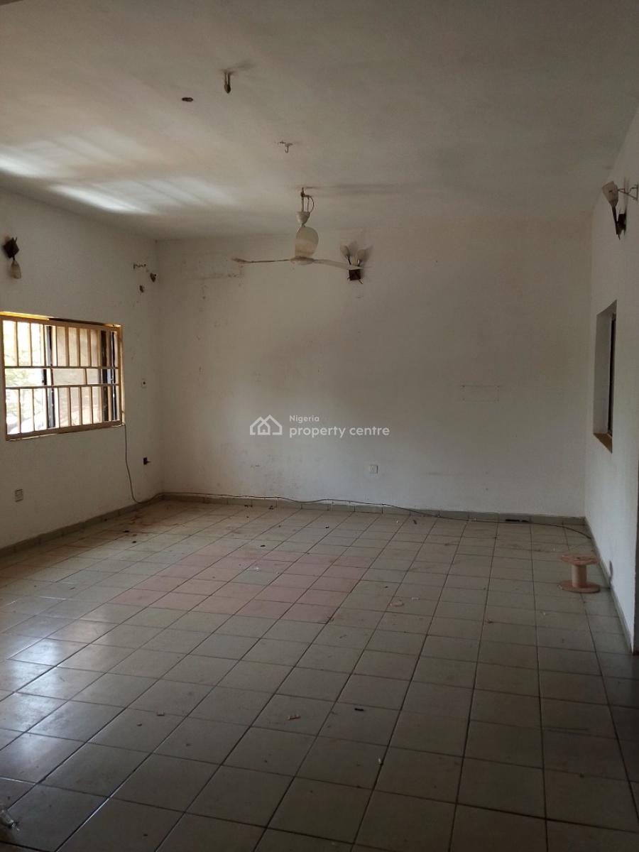 Massive 3-bedroom Flat Up for Grab on The First Floor, Plot 264/406 Augustus Aikohomu Street, Utako, Abuja, Flat / Apartment for Rent