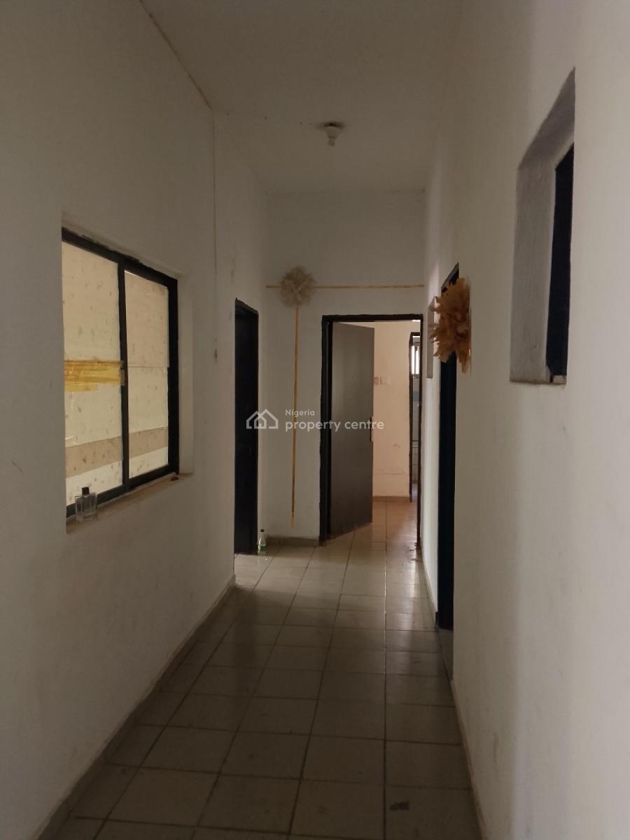 Massive 3-bedroom Flat Up for Grab on The First Floor, Plot 264/406 Augustus Aikohomu Street, Utako, Abuja, Flat / Apartment for Rent