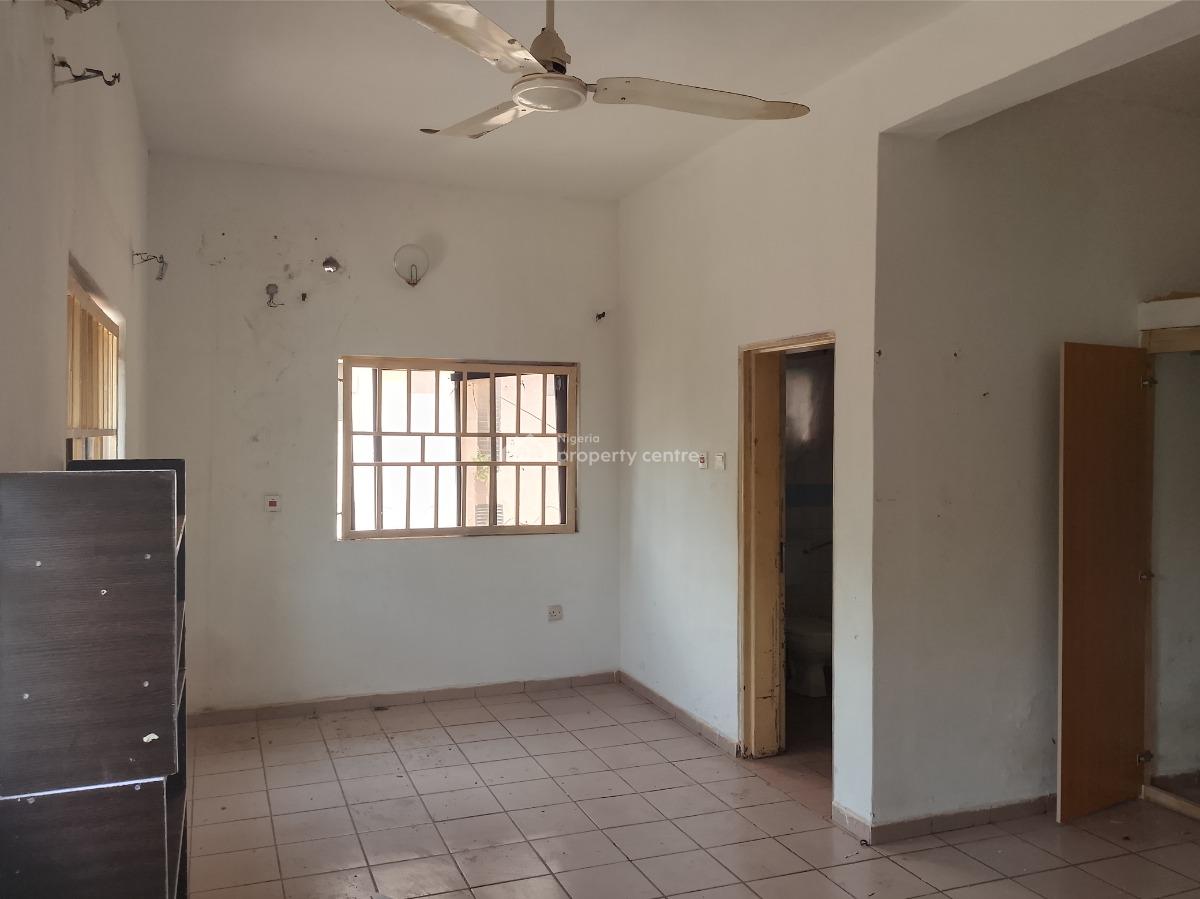 Massive 3-bedroom Flat Up for Grab on The First Floor, Plot 264/406 Augustus Aikohomu Street, Utako, Abuja, Flat / Apartment for Rent