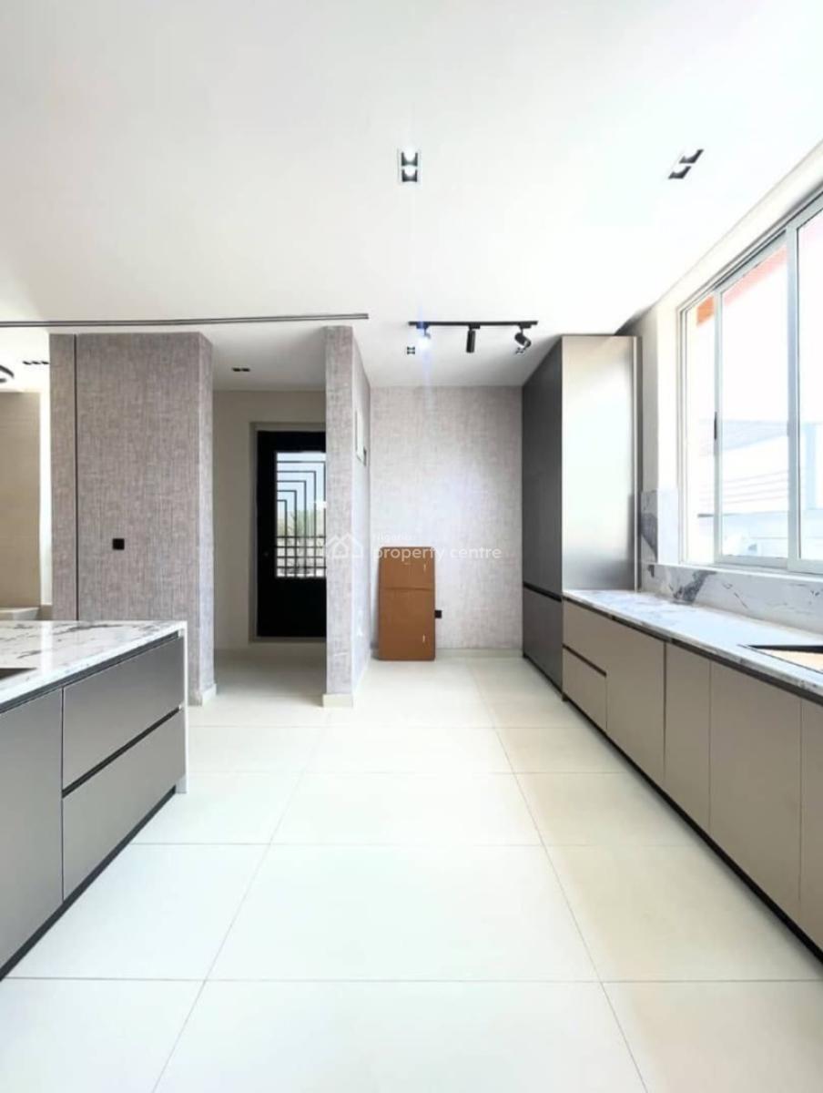 2 Bedroom Apartment, Lekki Phase 1, Lekki, Lagos, Flat / Apartment for Sale