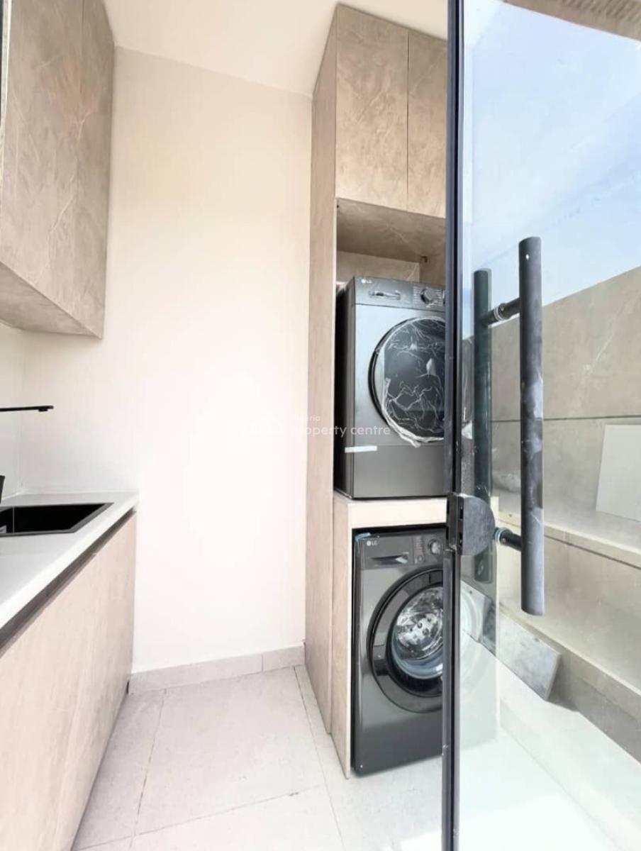 2 Bedroom Apartment, Lekki Phase 1, Lekki, Lagos, Flat / Apartment for Sale