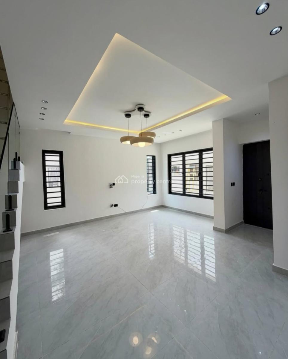 Newly Built and Serviced with 24/7 Power Supply 3 Bedroom En-suite Mai, Lekki Phase 1, Lekki, Lagos, House for Rent