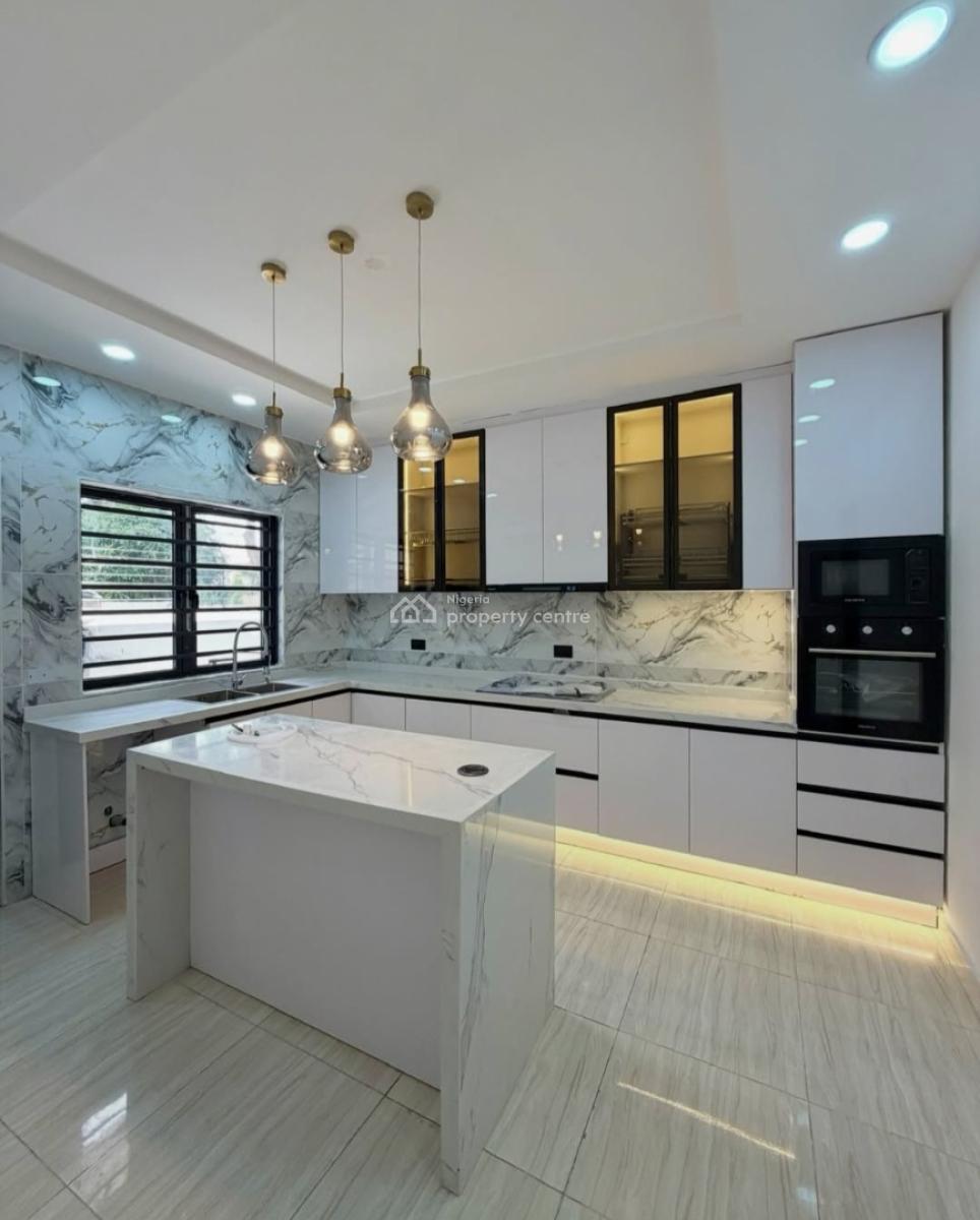 Newly Built and Serviced with 24/7 Power Supply 3 Bedroom En-suite Mai, Lekki Phase 1, Lekki, Lagos, House for Rent