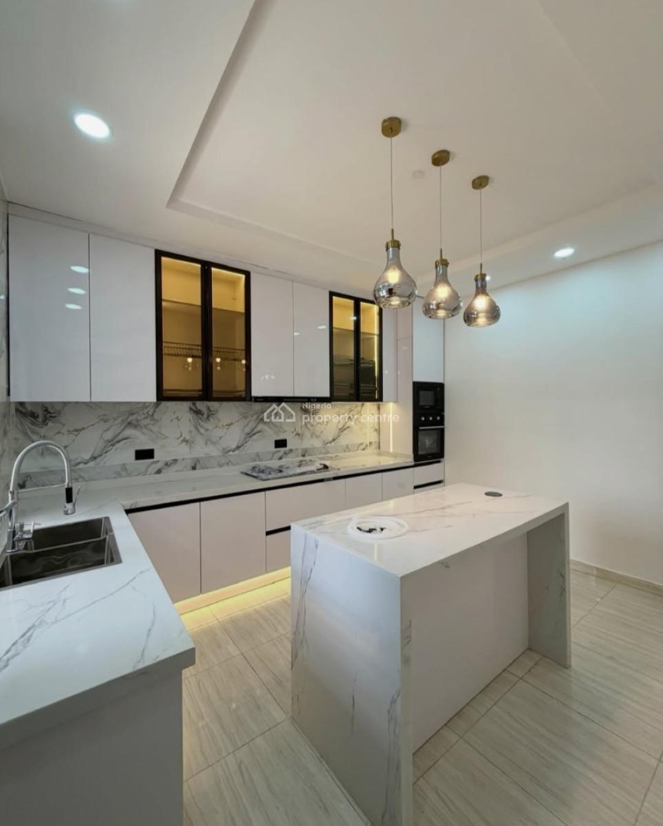 Newly Built and Serviced with 24/7 Power Supply 3 Bedroom En-suite Mai, Lekki Phase 1, Lekki, Lagos, House for Rent