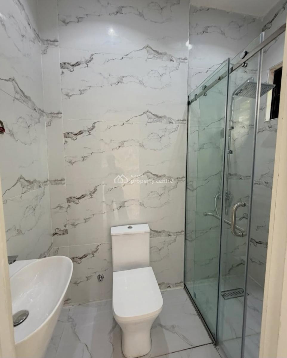 Newly Built and Serviced with 24/7 Power Supply 3 Bedroom En-suite Mai, Lekki Phase 1, Lekki, Lagos, House for Rent
