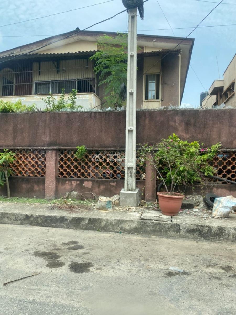 a Detached House Consisting of 2 Units of 3 Bedroom Flat on 470sqms, Surulere, Lagos, Block of Flats for Sale