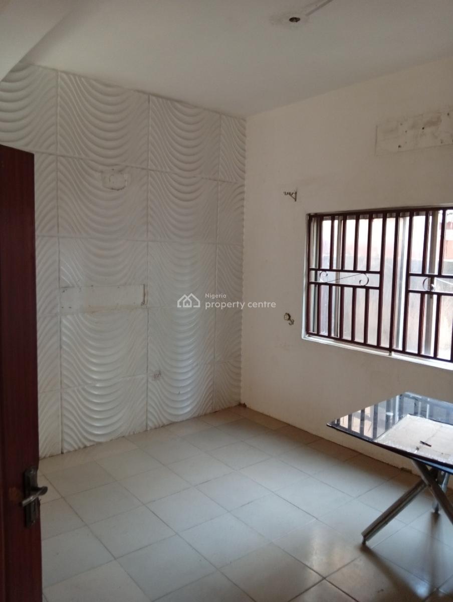 Clean & Decent 2 Bedrooms Apartment, Olowora, Magodo, Lagos, Flat / Apartment for Rent