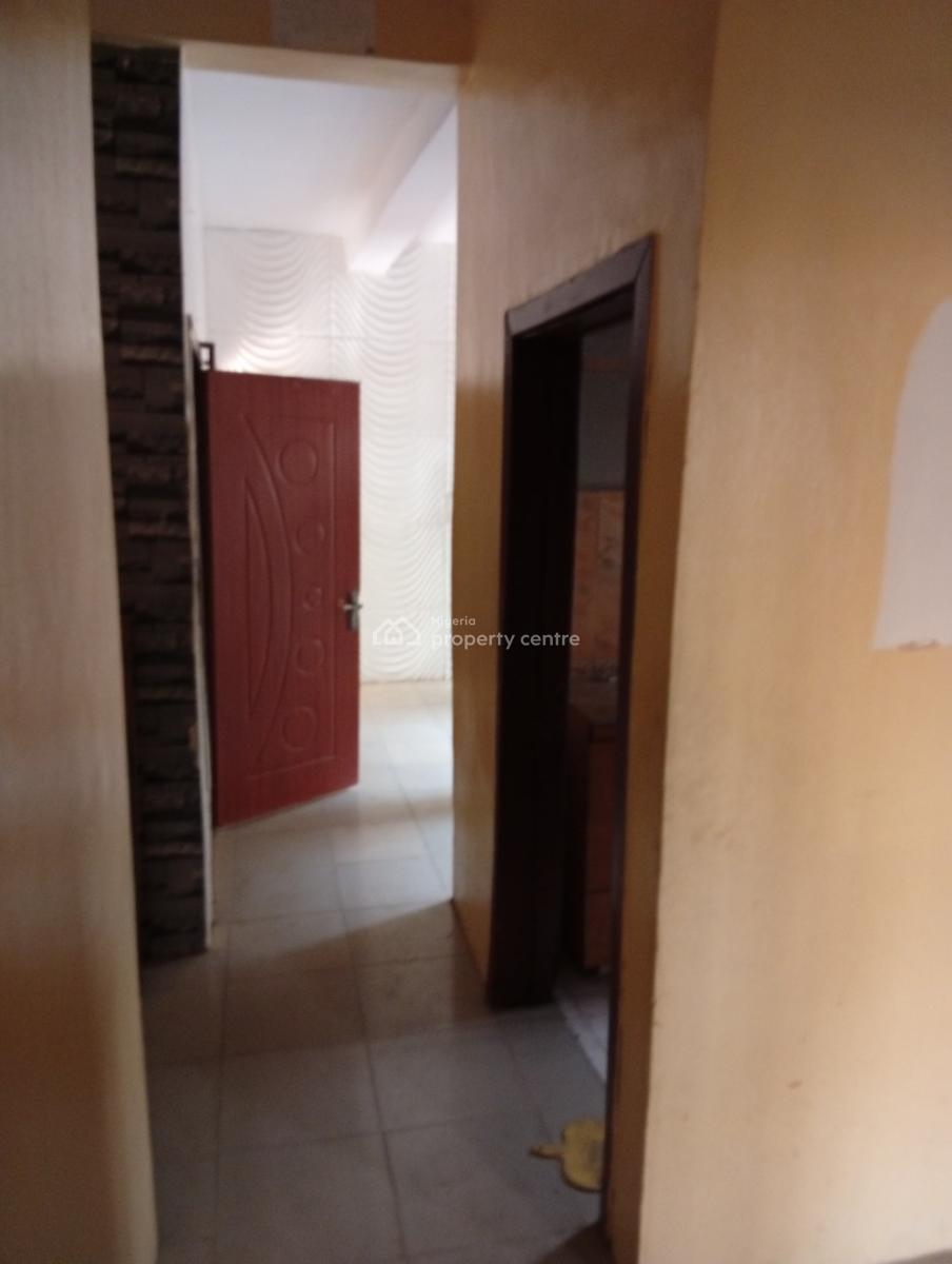 Clean & Decent 2 Bedrooms Apartment, Olowora, Magodo, Lagos, Flat / Apartment for Rent