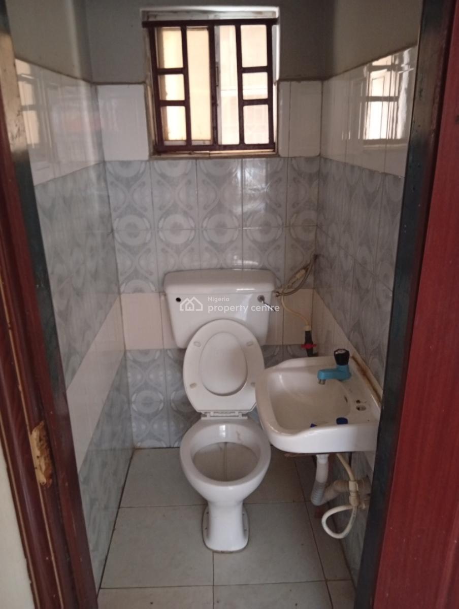 Clean & Decent 2 Bedrooms Apartment, Olowora, Magodo, Lagos, Flat / Apartment for Rent