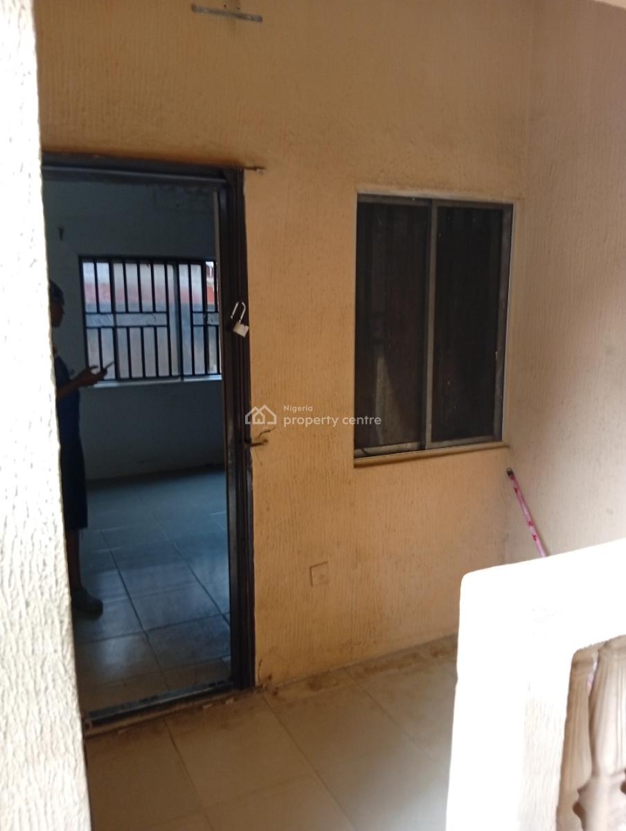 Clean & Decent 2 Bedrooms Apartment, Olowora, Magodo, Lagos, Flat / Apartment for Rent