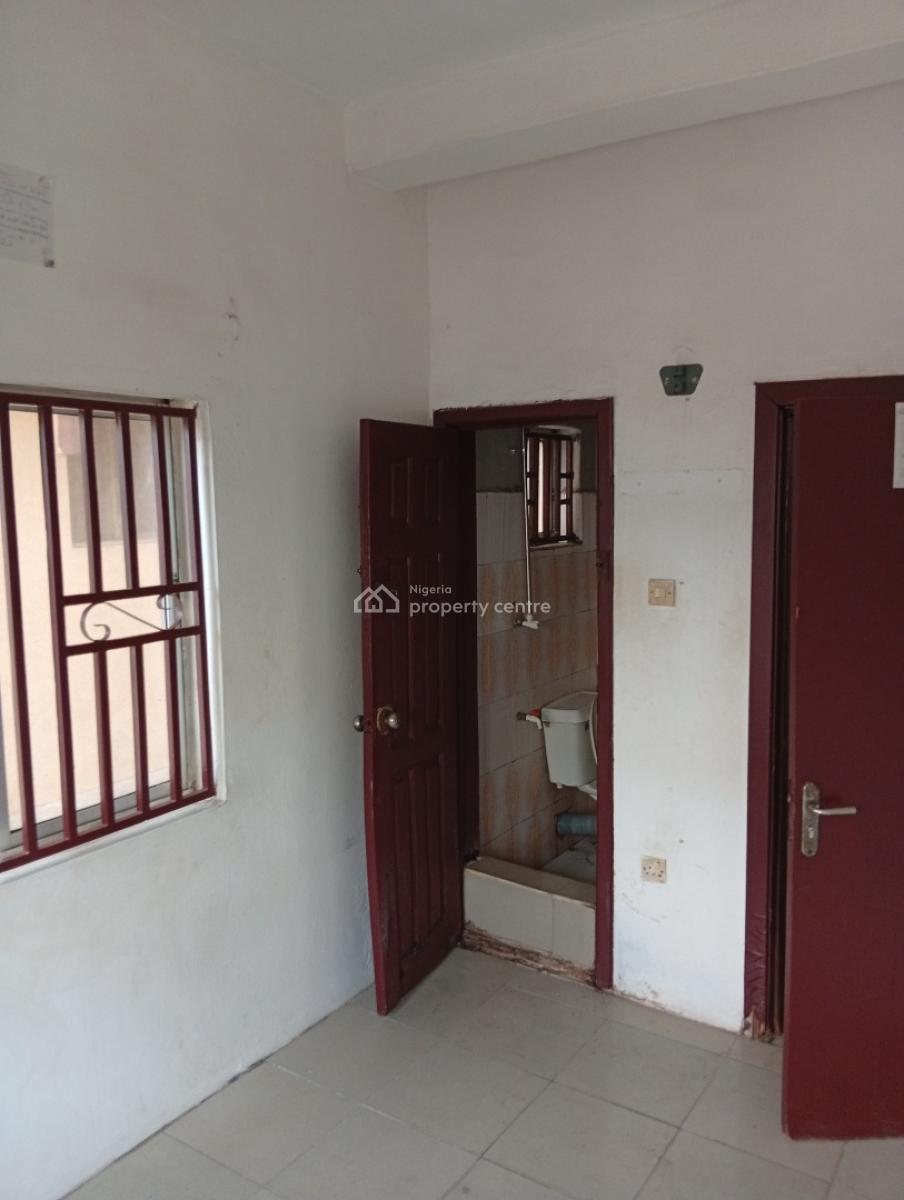 Clean & Decent 2 Bedrooms Apartment, Olowora, Magodo, Lagos, Flat / Apartment for Rent