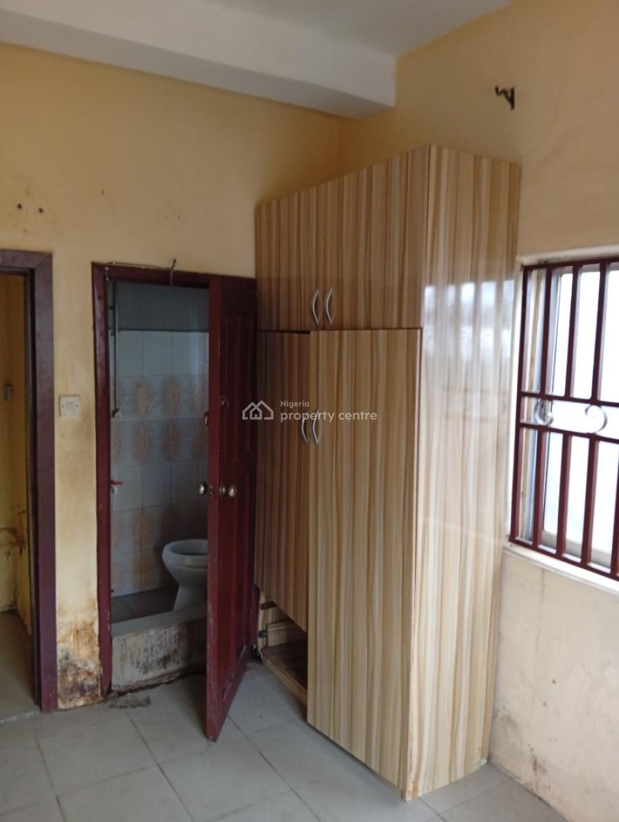 Clean & Decent 2 Bedrooms Apartment, Olowora, Magodo, Lagos, Flat / Apartment for Rent