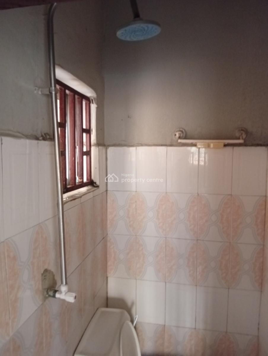 Clean & Decent 2 Bedrooms Apartment, Olowora, Magodo, Lagos, Flat / Apartment for Rent