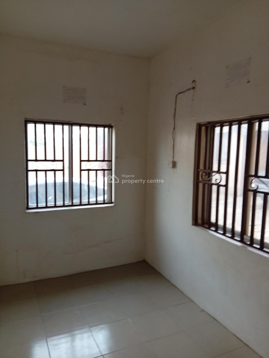 Clean & Decent 2 Bedrooms Apartment, Olowora, Magodo, Lagos, Flat / Apartment for Rent