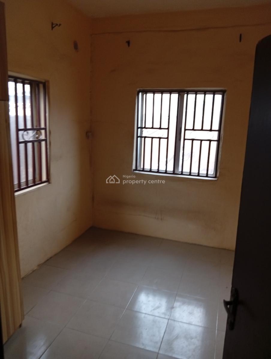 Clean & Decent 2 Bedrooms Apartment, Olowora, Magodo, Lagos, Flat / Apartment for Rent