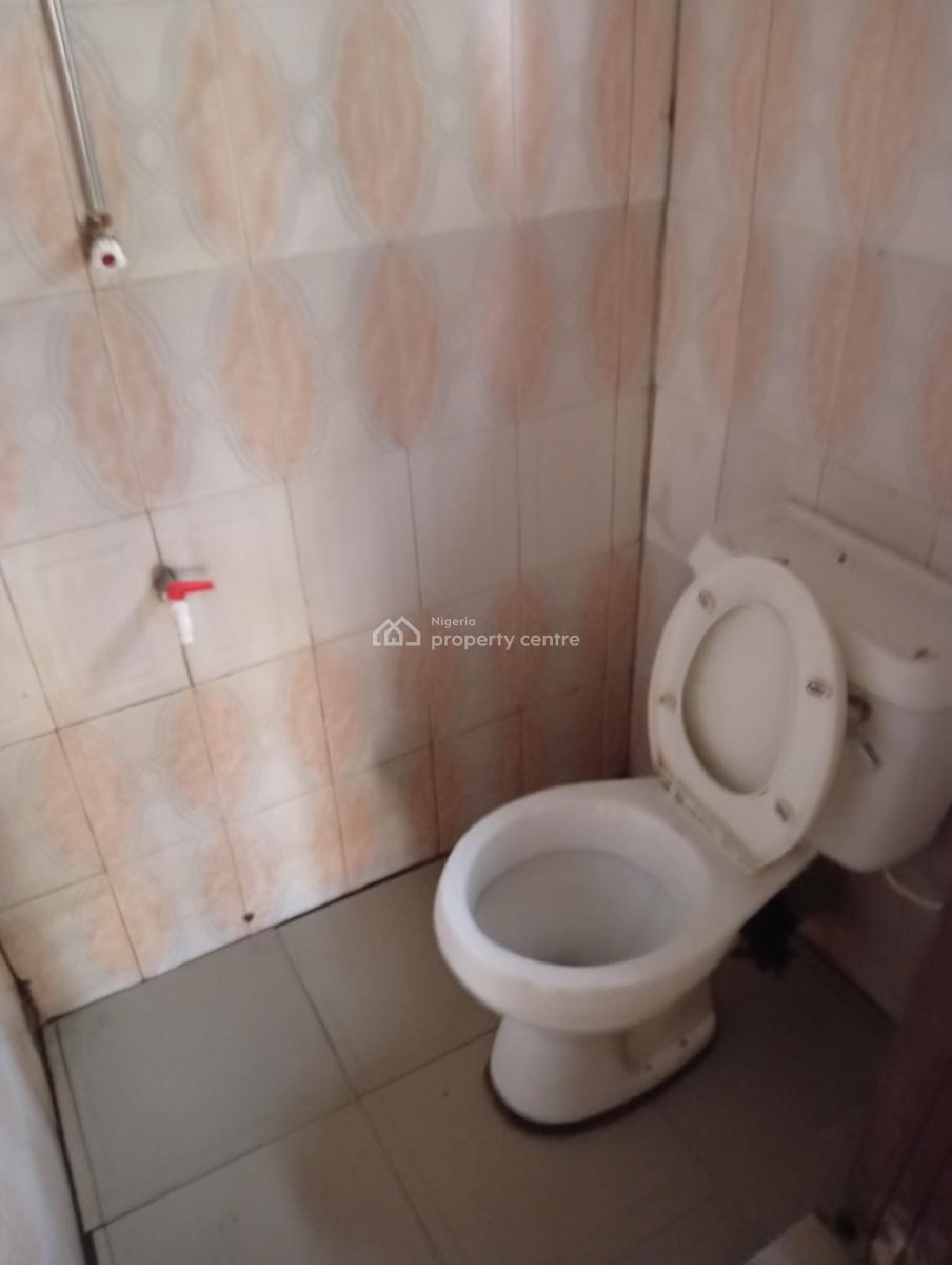Clean & Decent 2 Bedrooms Apartment, Olowora, Magodo, Lagos, Flat / Apartment for Rent