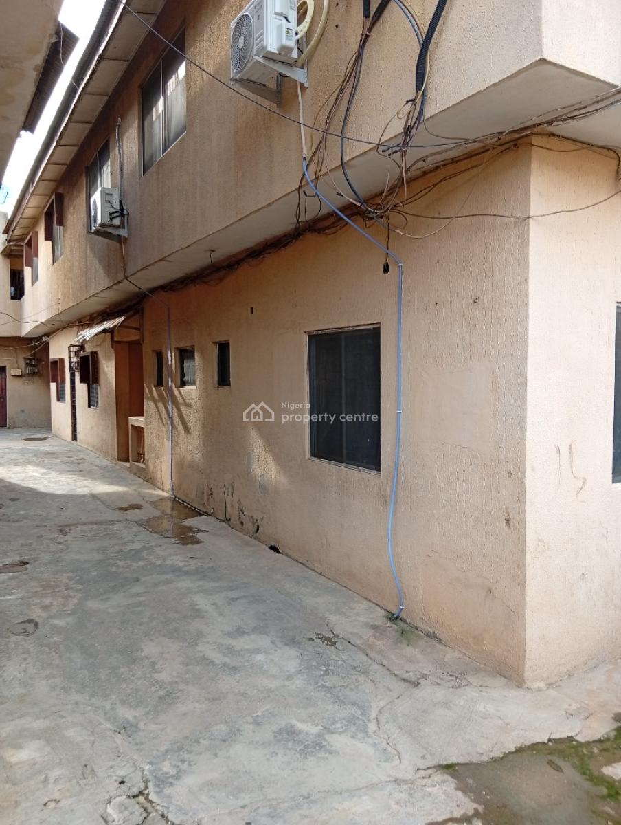 Clean & Decent 2 Bedrooms Apartment, Olowora, Magodo, Lagos, Flat / Apartment for Rent