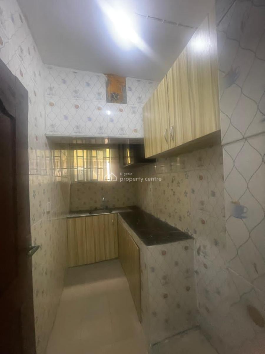 Clean & Decent 2 Bedrooms Apartment, Gra Phase 1, Magodo, Lagos, Flat / Apartment for Rent