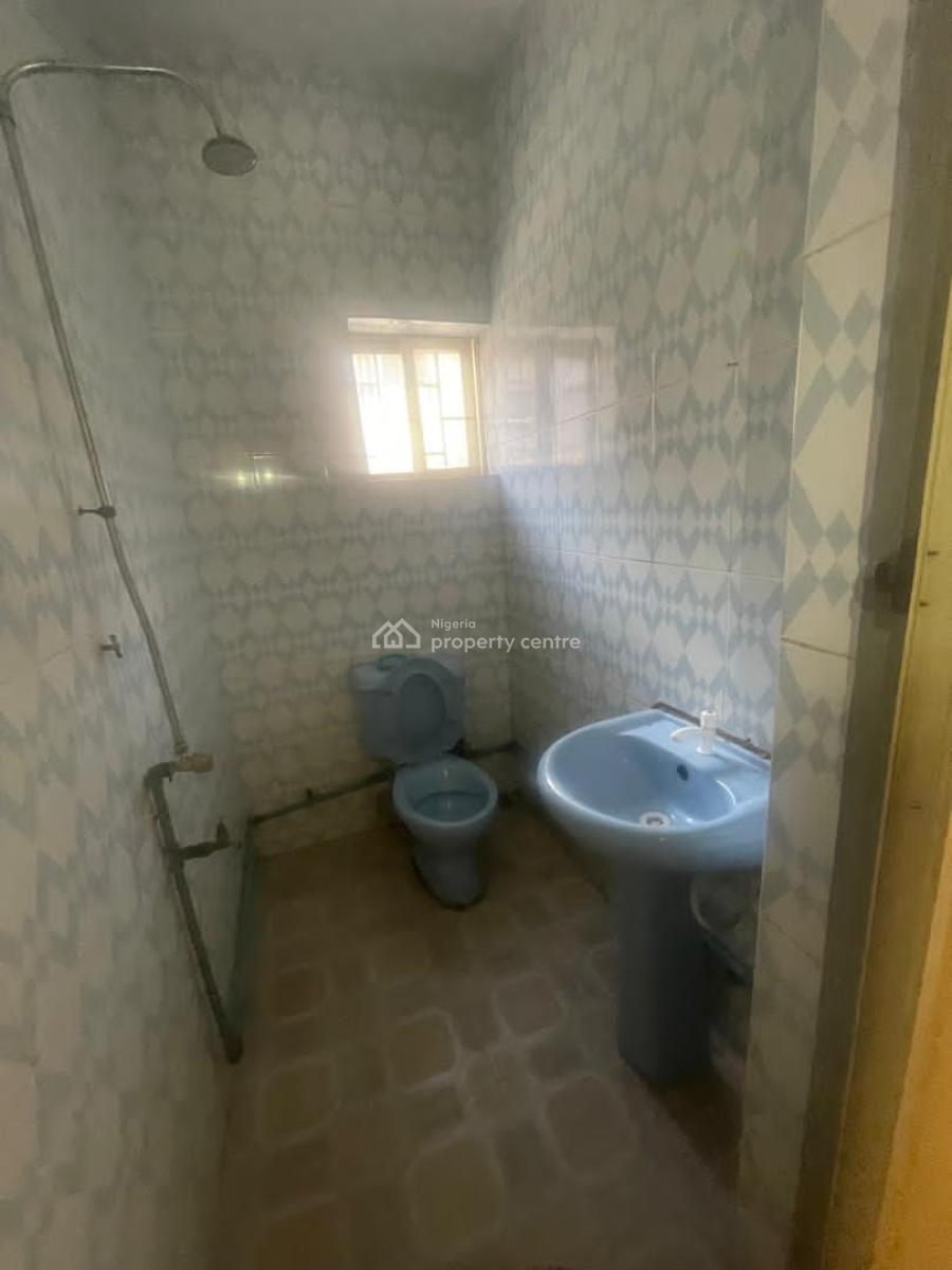 Clean & Decent 2 Bedrooms Apartment, Gra Phase 1, Magodo, Lagos, Flat / Apartment for Rent
