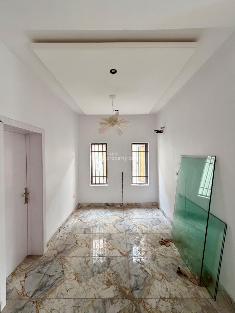 4 Bedrooms Semi Detached - Duplex House + Bq, Gra Phase 1, Magodo, Lagos, Semi-detached Duplex for Sale