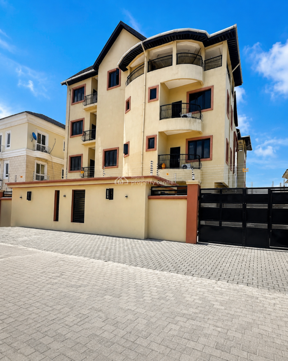 Spacious 5 Bedrooms Penthouse  with Bq, Lekki Phase 1, Lekki, Lagos, Flat / Apartment for Rent