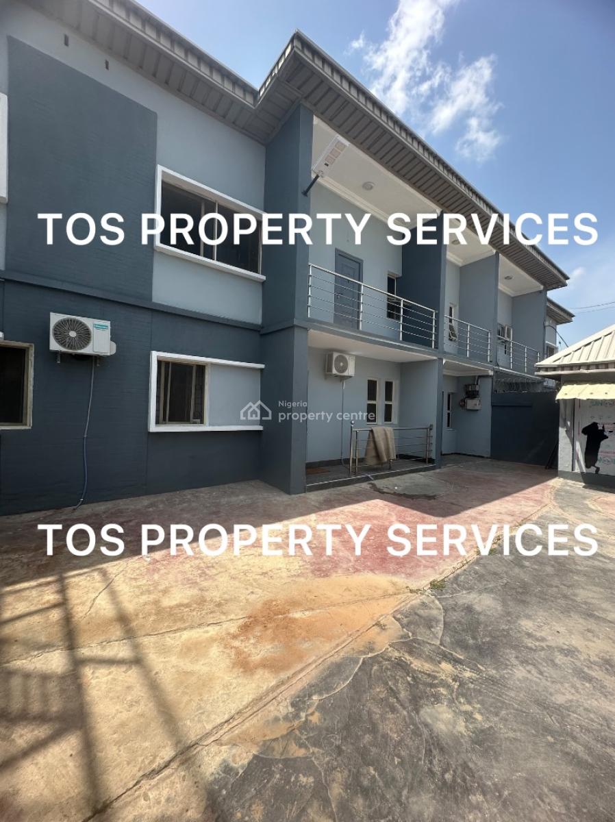 Lovely 3 Bedrooms (only 2 Tenants Compound), Sabo - Alagomeji, Yaba, Lagos, Flat / Apartment for Rent