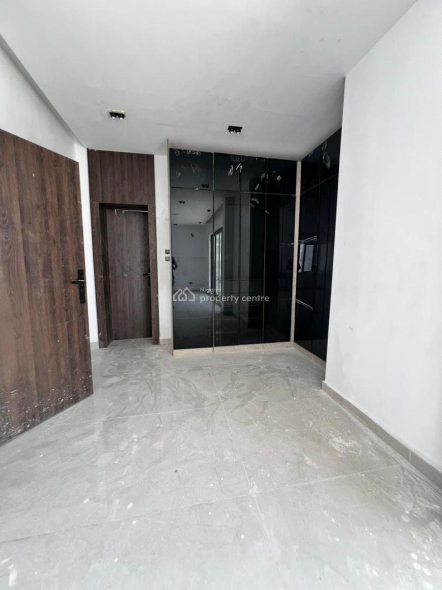 Stunning 5 Bedroom Detached Duplex with Pool, 2 Bq in a Secured Estate, Lekki Phase 1, Lekki, Lagos, Detached Duplex for Sale