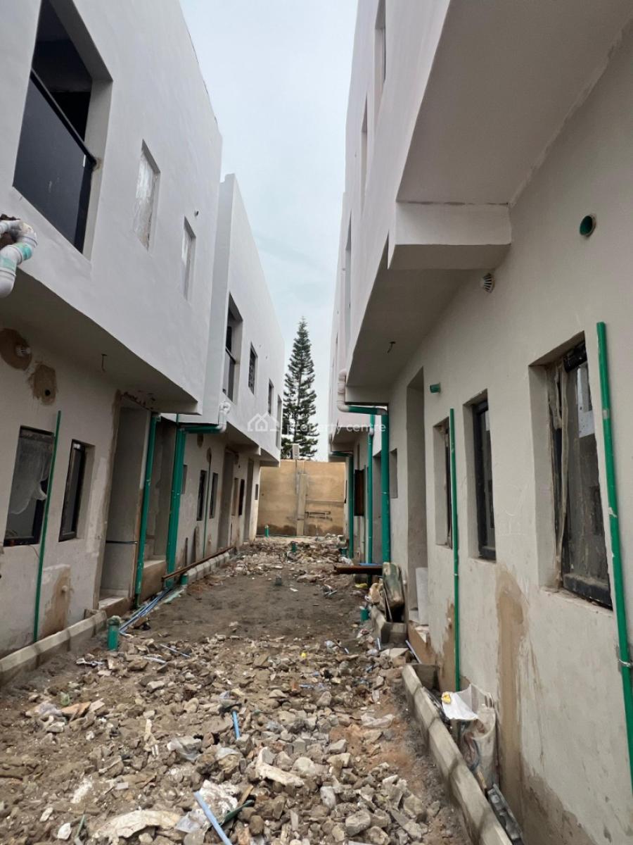 Most Affordable Lease in Lagos, Fully Equipped Gym,relaxing Spa, Modern Fitted Kitchen,24/7 Power, Obanikoro, Shomolu, Lagos, Terraced Duplex Short Let