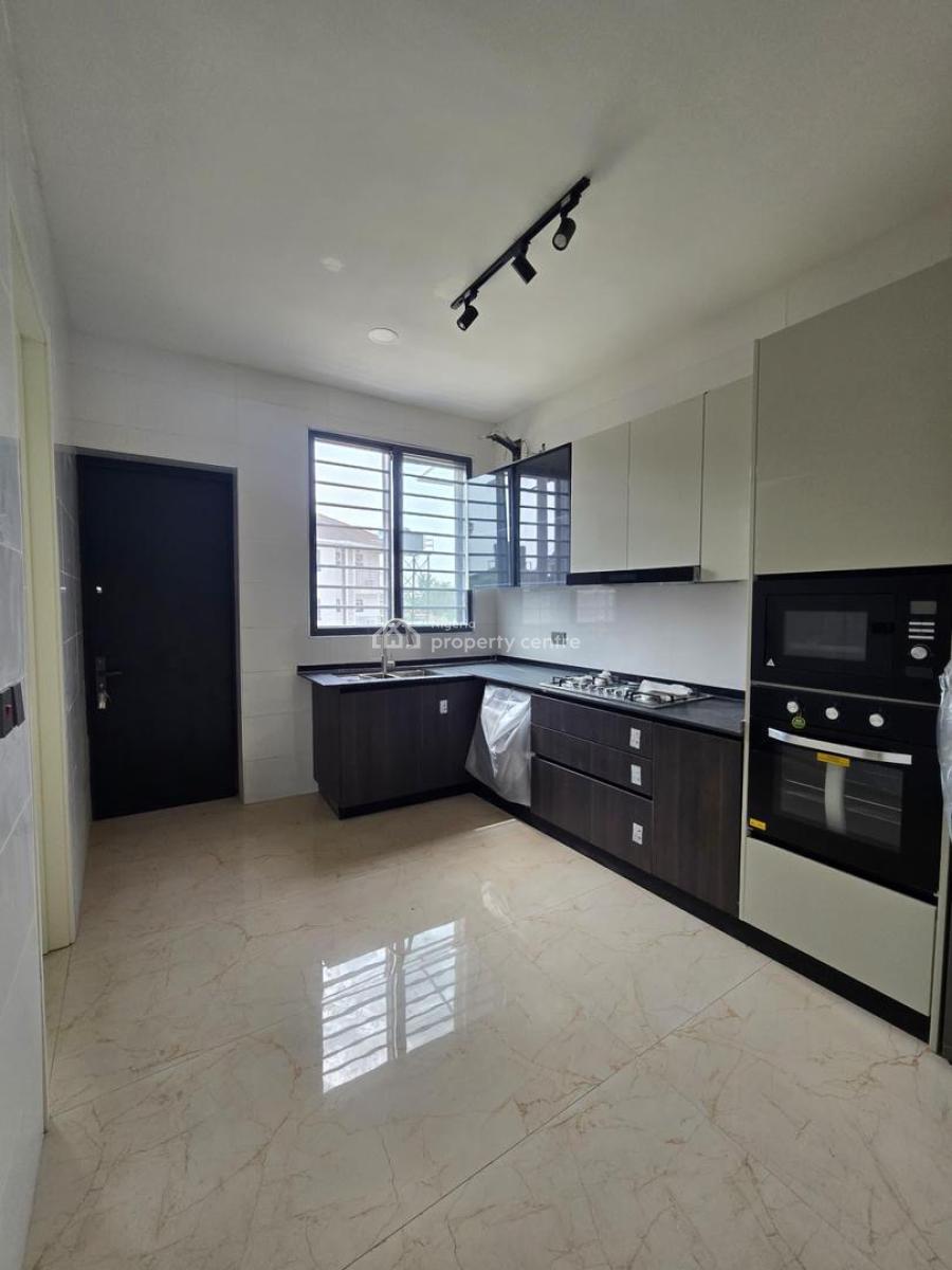 Exquisitely Crafted 4bedroom Maisonette Home, Lekki Phase 1, Lekki, Lagos, Flat / Apartment for Sale