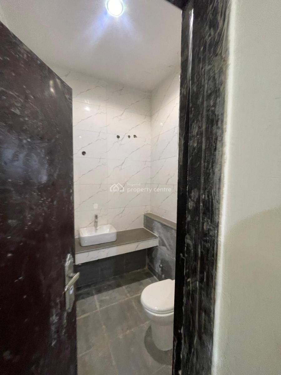 Well Finsihed 3 Bedroom Flat with Bq Attached, Diplomatic Zone, Katampe Extension, Katampe, Abuja, Flat / Apartment for Rent