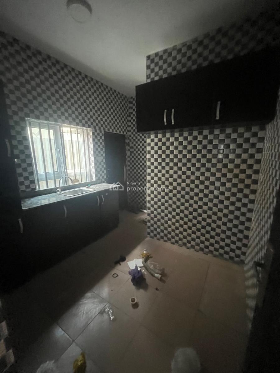 Nice and Clean 2 Bedroom Flat Ground Floor, Mobil Road Ilaje, Ajah, Lagos, Flat / Apartment for Rent